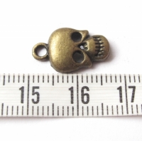 Skull/ doodskop bedel brons 17x10 mm