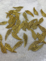 Gouden angel wing/ vleugel bedel 30x9mm  (67 stuks)