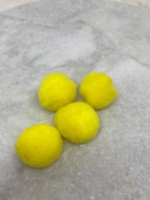 Pompom geel  25mm (4 stuks)