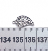 Zilveren mini blaadje bedel 18x10mm (48 stuks)